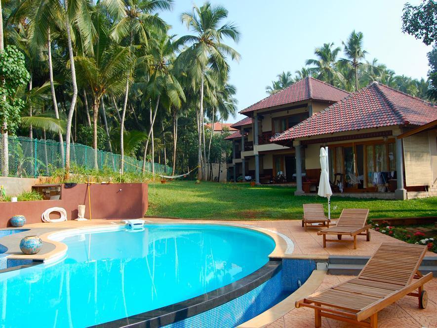 Hotel Ananda Lakshmi Ayurveda Retreat Chowara Exterior foto