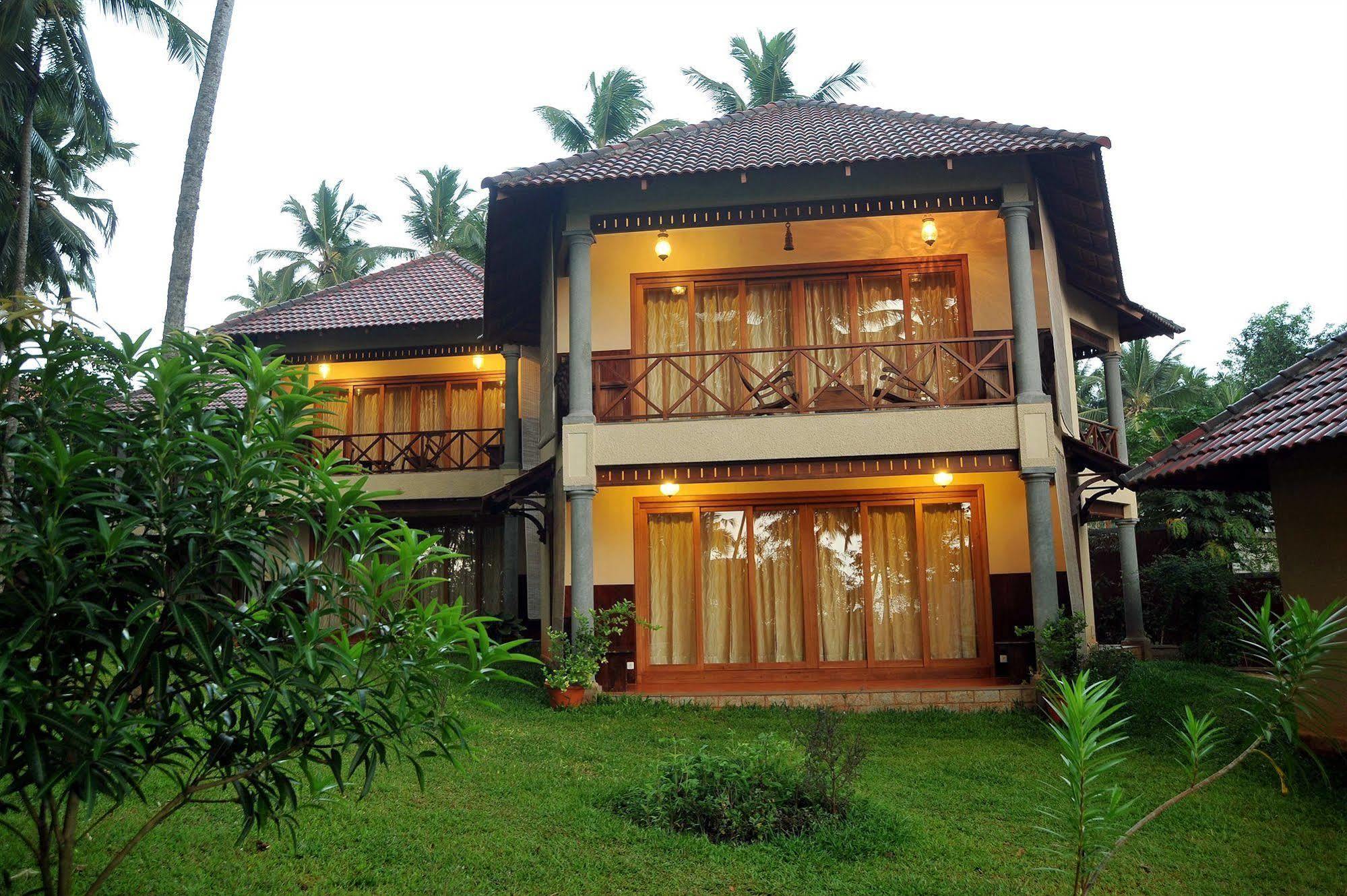 Hotel Ananda Lakshmi Ayurveda Retreat Chowara Exterior foto